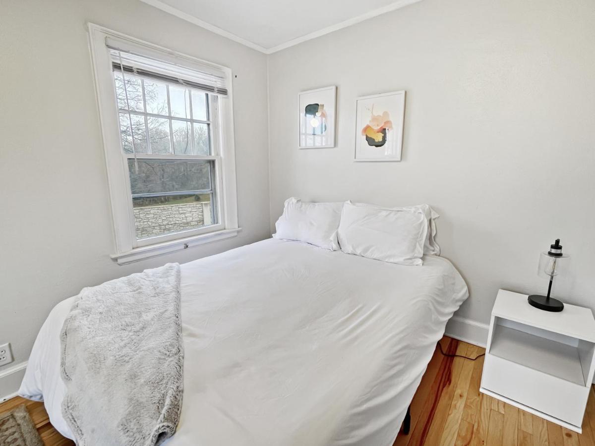 Cozy 3Br Home By Ingersoll Restaurant Scene Des Moines Exterior photo