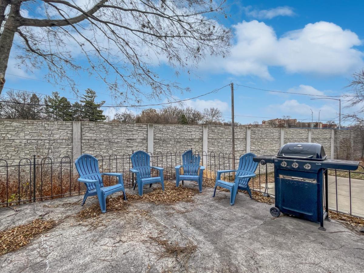 Cozy 3Br Home By Ingersoll Restaurant Scene Des Moines Exterior photo