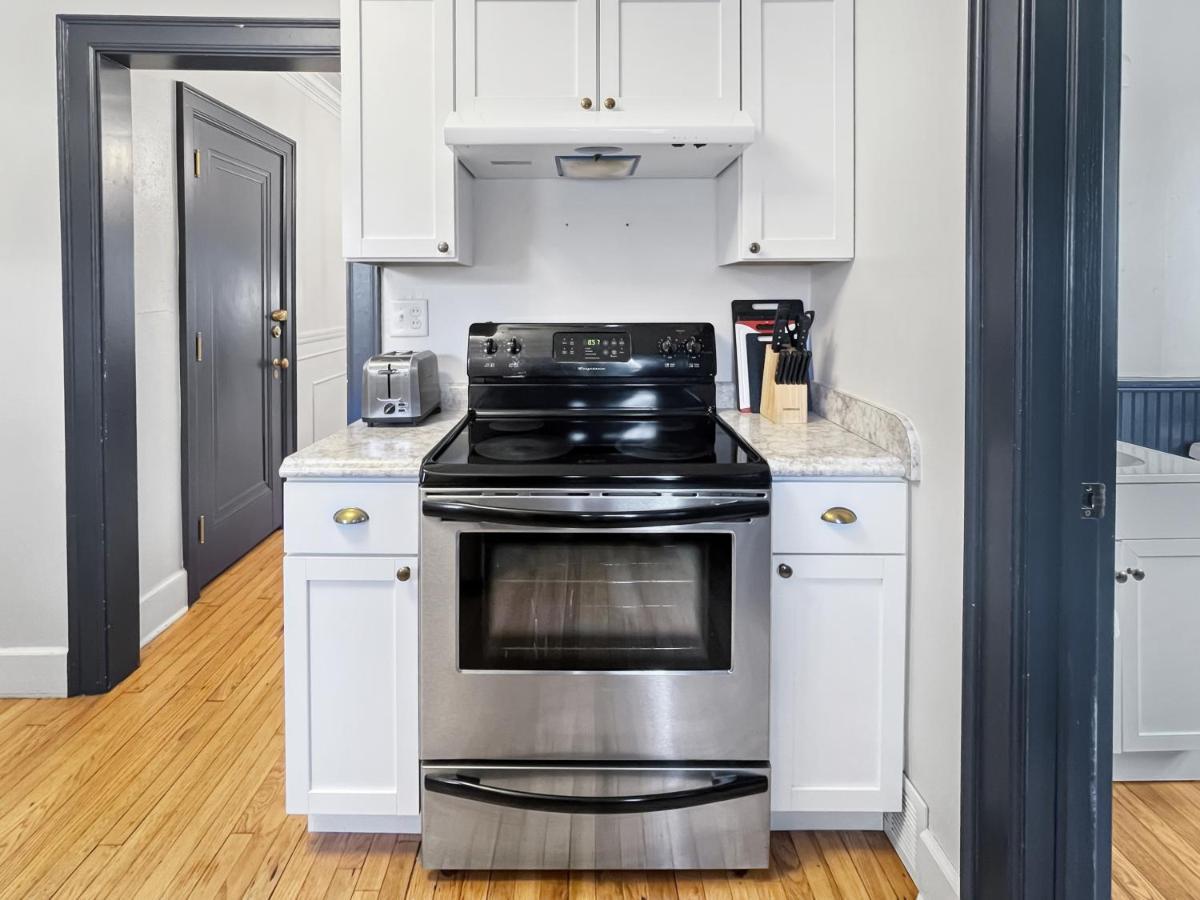 Cozy 3Br Home By Ingersoll Restaurant Scene Des Moines Exterior photo