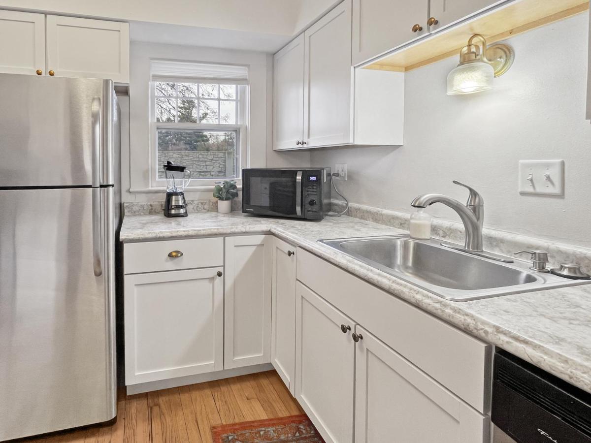 Cozy 3Br Home By Ingersoll Restaurant Scene Des Moines Exterior photo